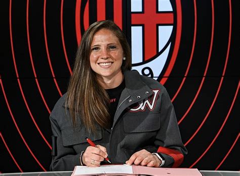 Official Ac Milan Women Goalkeeper Laura Giuliani Signs New Contract