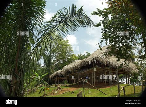 Embera indian village hi-res stock photography and images - Alamy