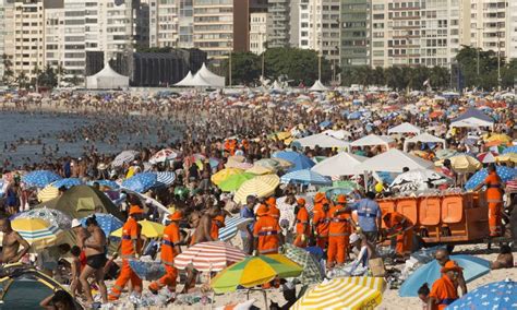 Comlurb Recolhe Quase Toneladas De Lixo Ap S Festa De R Veillon