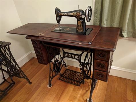 1916 Singer Model 66 1 Treadle Sewing Machine