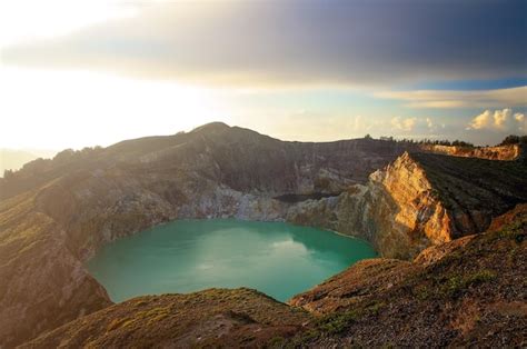 Premium Photo | Kelimutu at sunrise