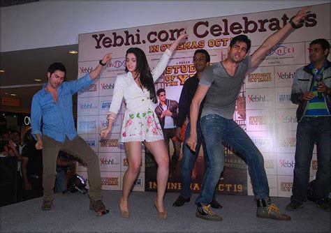 Meet Alia Bhatt, Varun Dhawan, Siddharth Malhotra on 9 October 2012 at ...