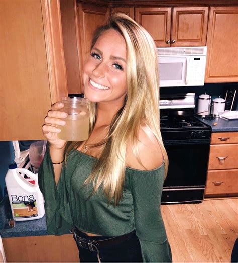 PictureSexy Classy Beautiful Porn Pic