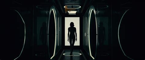 Naked Shailene Woodley In Allegiant