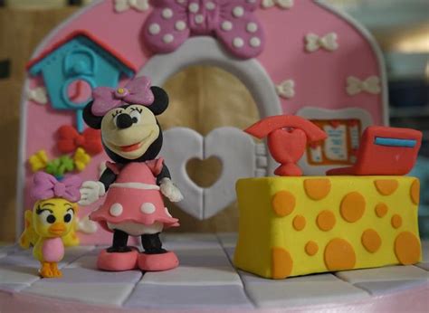 Minnie mouse bowtique - Cake by My Sweet World_Elena - CakesDecor