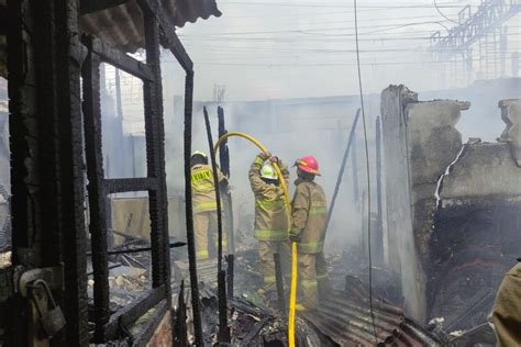 Foto Akibat Korsleting Listrik Rumah Petak Di Pademangan Ludes