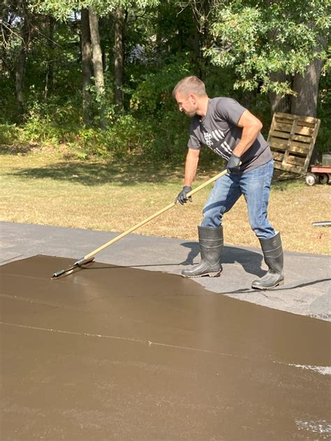 Supplies Needed To Seal Your Asphalt Driveway The Pavement Engineer