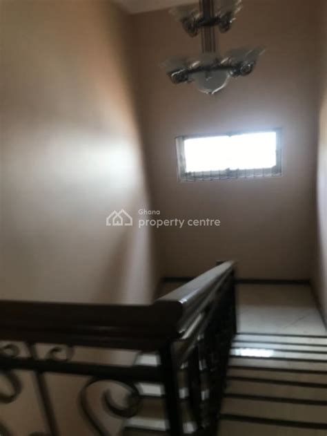 For Rent 5 Bedrooms House East Airport Accra Metropolitan Accra 5