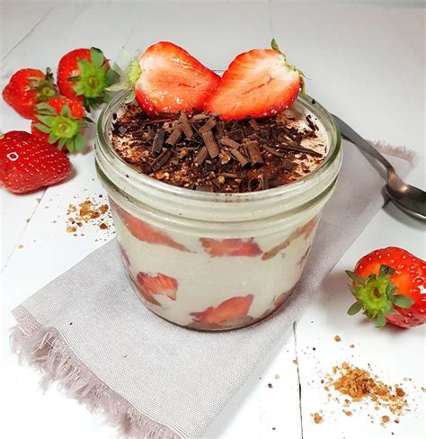 TIRAMISU FRAISES sans lactose sans gluten végan saveurhealthy