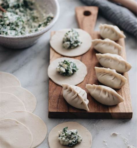 Нож для фигурной резки пельменей / Ролик кондитерский для вырезания ...