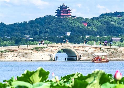 Hangzhou West Lake Xi Hu Facts Attractions Four Seasons