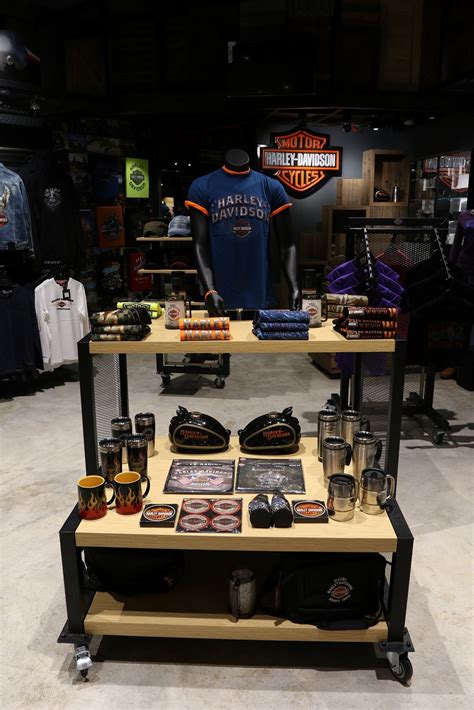 harley-davidson-launches-maiden-merchandise-showroom-at-mumbai-airport