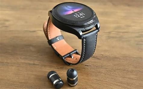 Smartwatch Dan Earbuds Dalam Satu Perangkat Huawei Hadirkan Watch Buds