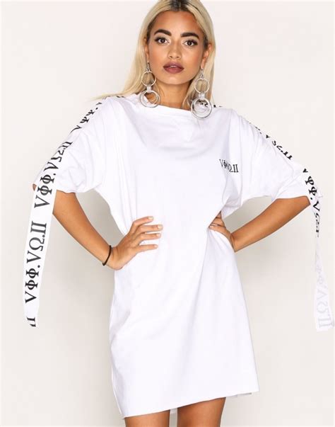 Missguided Embroidered T Shirt Dress Loose Fit Mekko White