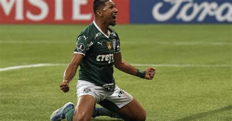 Rony Iguala Raphael Veiga Como Maior Artilheiro Do Palmeiras Na