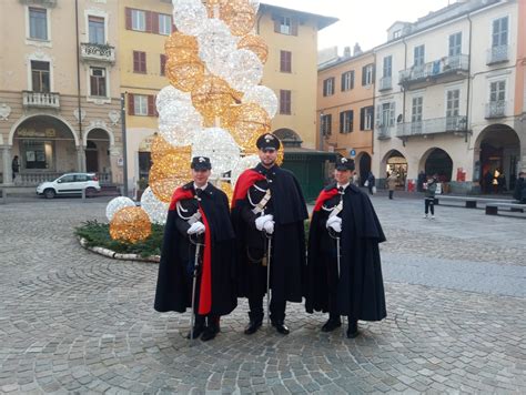 Carabinieri In Alta Uniforme A Casale