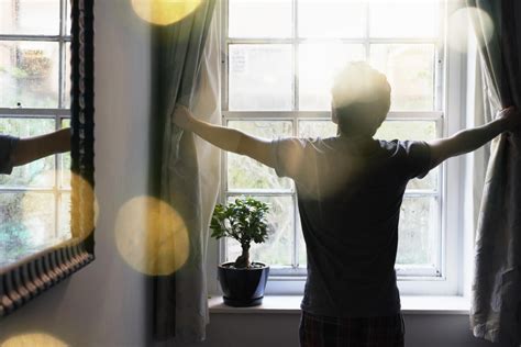 Faire la grasse matinée le week end pourrait influer le risque de crise