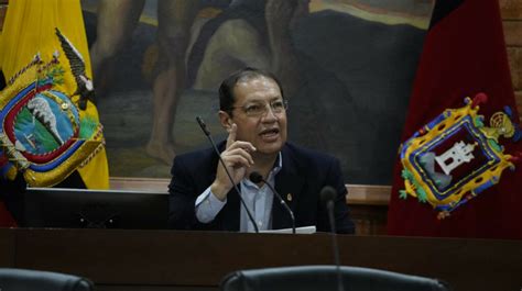 Santiago Guarderas toma posesión como nuevo alcalde de Quito