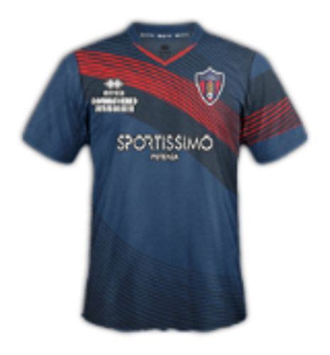 AZ Picerno 2017 18 Kits