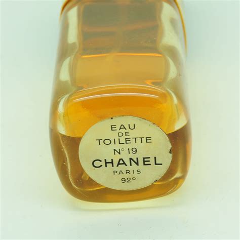 Vintage Chanel No19 Eau De Toilette 100ml 34 Oz Spray Ebay