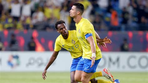 al nassr  al akhdoud ronaldo  aim  reduce margin  spl title