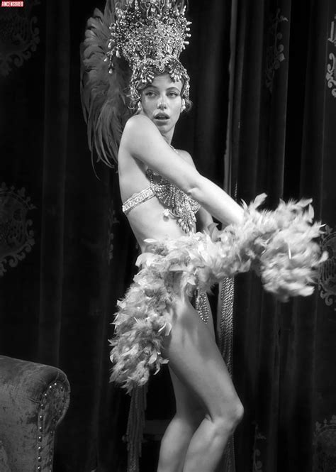 Justina Bustos Nude Pics P Gina