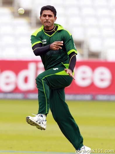 Pakistani Cricket Players Biography Wallpapers Abdul Razzaq