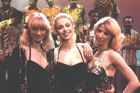 KÖNNYŰZENEI PANORÁMA BABE A RÉSZEG TENGERÉSZ INDIÁN SZOKÁSAI MovieCops