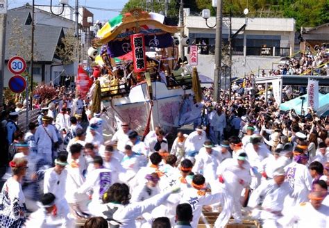 華やかに街疾走 常陸大津の御船祭 本祭り ／茨城 毎日新聞