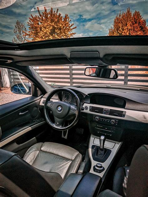 the interior of a bmw car is shown