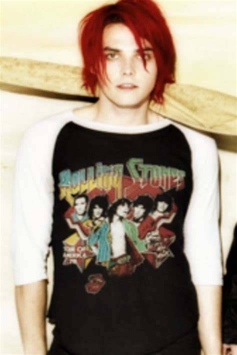 Pin By Just Look Over Your Shoulder On Gee Gerard Way Gerard Way Red