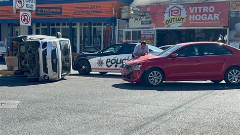 Auto Y Camioneta Protagonizaron Aparatoso Choque Volcadura En La