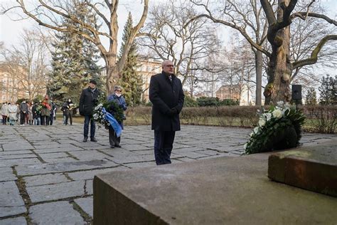 Holocaust Gedenken In Chemnitz Ob Ruft Zur Gegenwehr Gegen Judenhass Auf