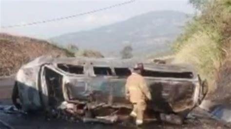 Trágico Accidente En Una Autopista De Querétaro México Ocho Miembros