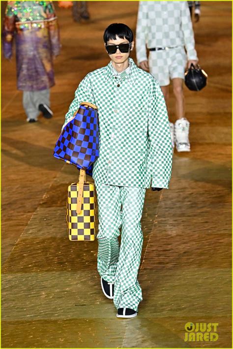 Photo Pharrell Williams Louis Vuitton Show 036 Photo 4947549 Just