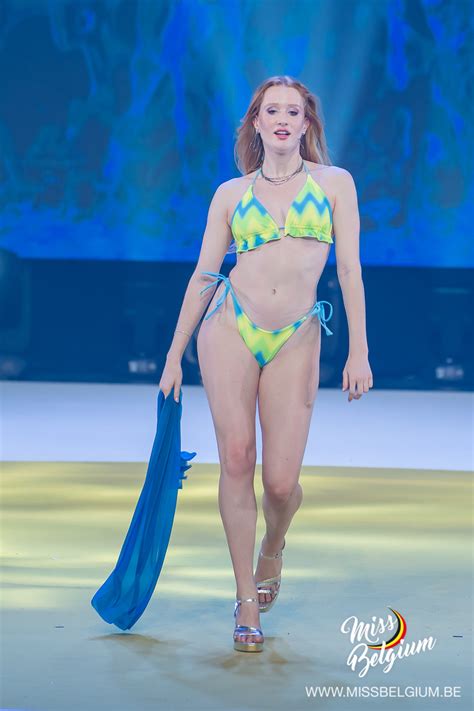 Zomerdans Oyé en bikini defilé Miss Belgium
