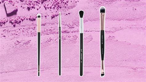 13 Eyeshadow Brushes That Have The Best Reviews - Beauty Bay Edited