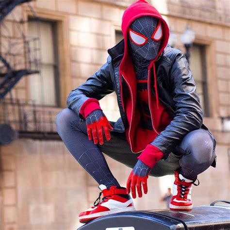 
Cosplay Homem-Aranha: Miles Morales – Guia Completo para Criar o Seu Próprio Traje Impressionante