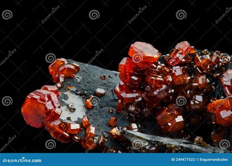 
Properties of Barite Vanadinite