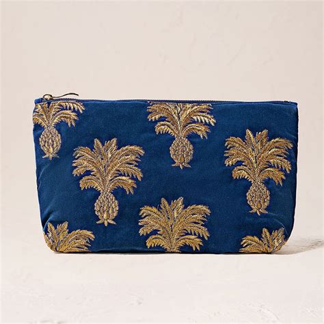 
Unlock the Delights of Your Everyday Carry with a Pineapple Pouch**