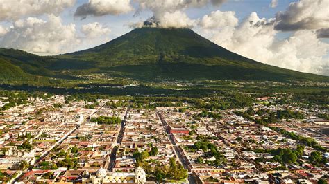 $1,000,000,000,000: The Surprising Story of Dollars in Guatemala