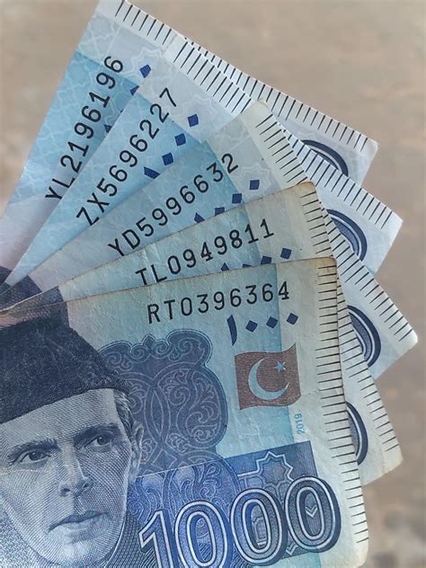 $1 000 in pakistani rupees