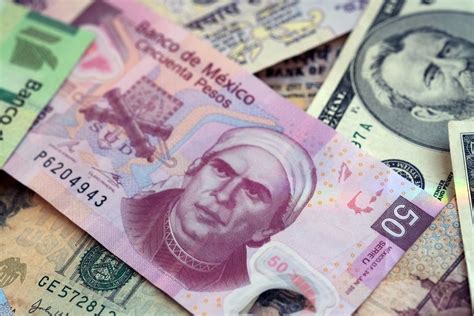 $10,000 USD into Mexican Pesos: How to Get the Best Exchange Rate