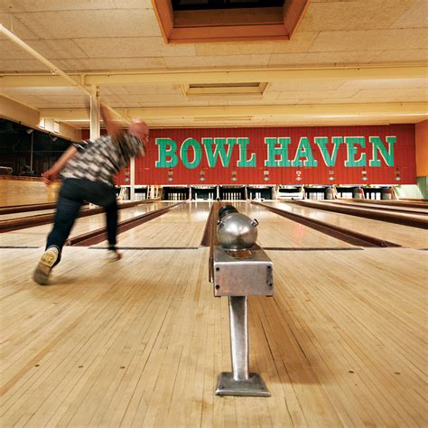 **Amenities and Facilities: A Bowling Haven**