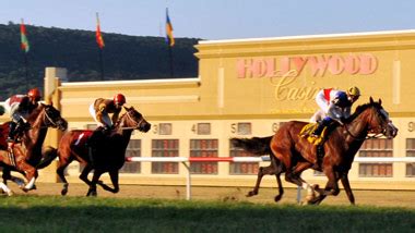 **Experience the Thrill of Horse Racing at the Prestigious Hollywood Casino**