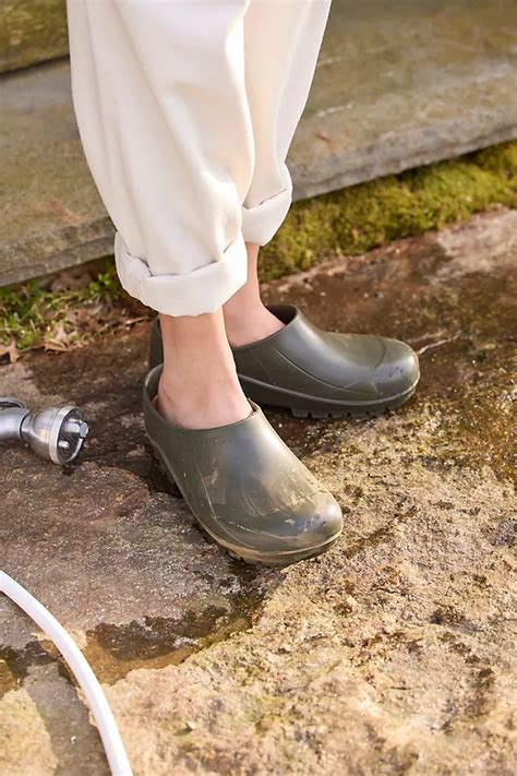 **Foam Clogs: The Ultimate Guide to Comfort, Durability, and Style**