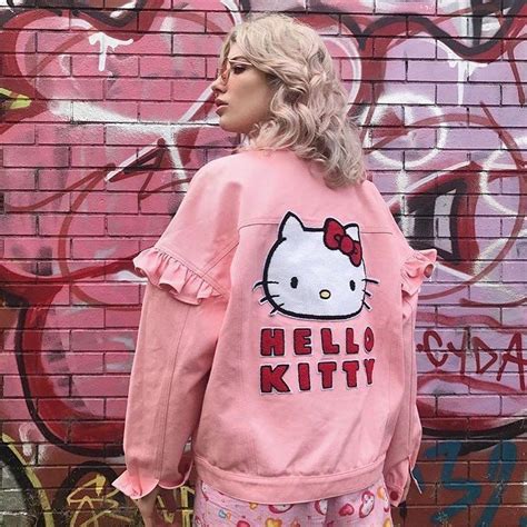 **Hello Kitty Apparel: A Guide to the Timeless and Beloved Style**