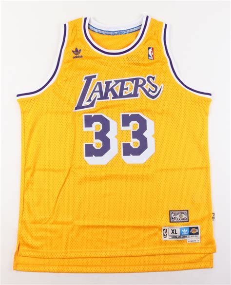 **Kareem Abdul-Jabbar Jersey: A Collector's Delight**