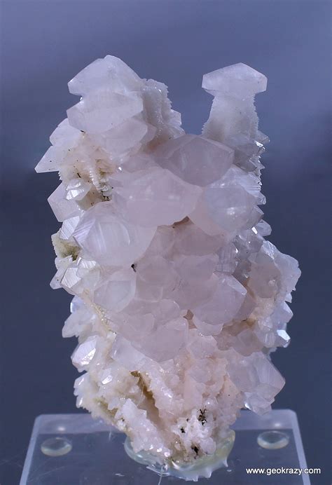 **Manganoan Calcite: A Kaleidoscope of Colors and Applications**