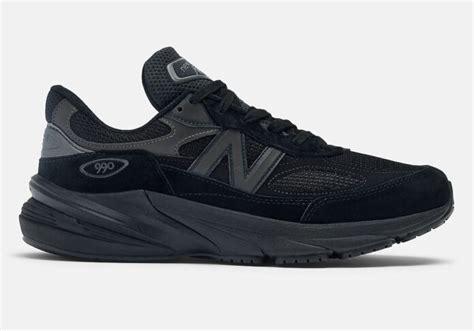 **New Balance 990v6: A Masterpiece of Comfort and Style**